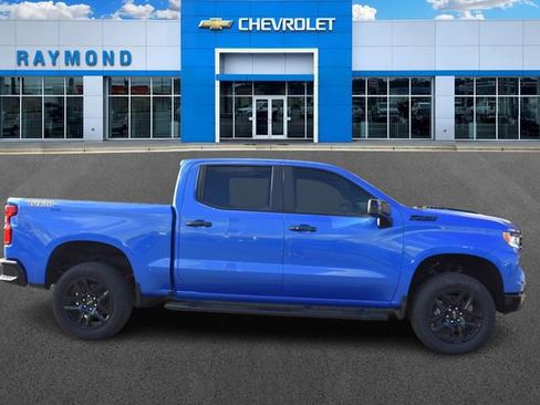 New 2025 Chevrolet Silverado 1500 LT Trail Boss w/ Convenience Package II image 2