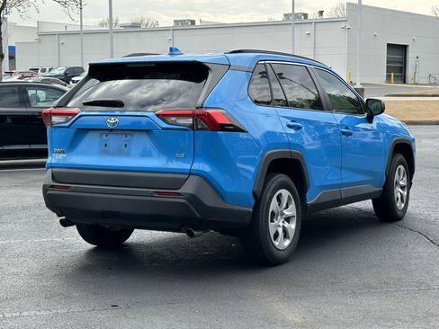 Used 2021 Toyota RAV4 LE image 11