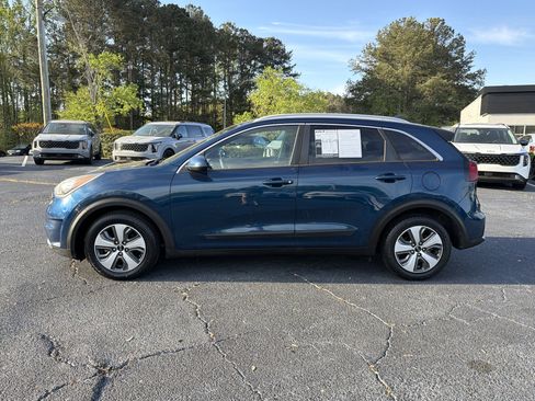 Used 2018 Kia Niro LX image 11