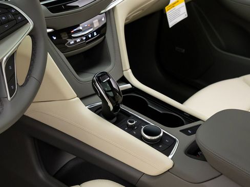 New 2026 Cadillac XT5 Premium Luxury image 12