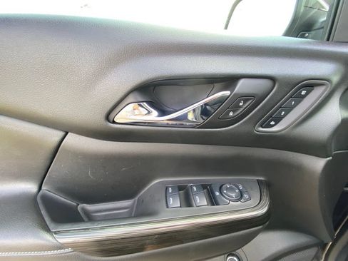 Used 2017 GMC Acadia SLT FWD image 11