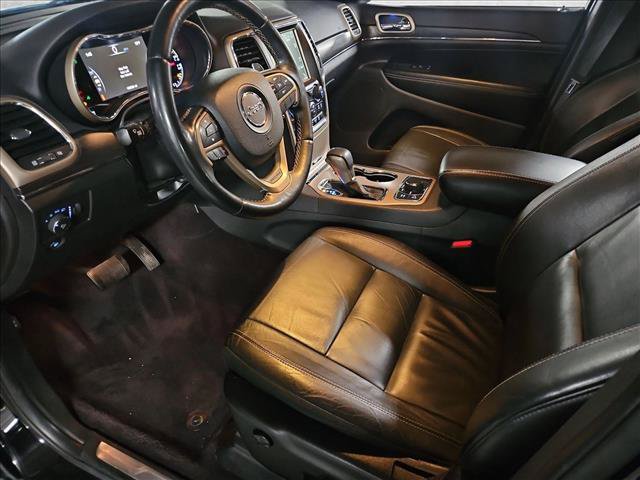 Used 2017 Jeep Grand Cherokee Limited AWD/4WD image 10