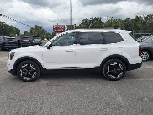 Used 2025 Kia Telluride S FWD image 7