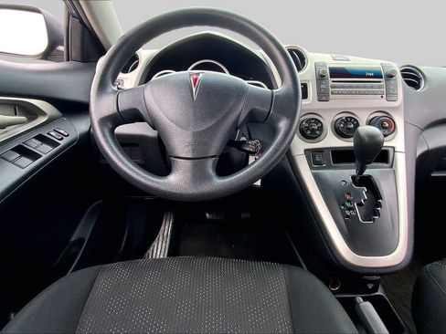 Used 2009 Pontiac Vibe w/ Preferred Package FWD image 5