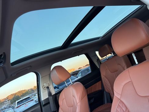 Used 2023 Kia Sorento SX Prestige image 18