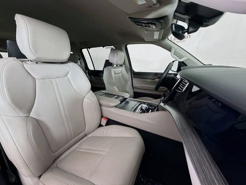 Used 2023 Jeep Wagoneer Series III w/ Rear Seat Video Group 1 AWD/4WD image 31