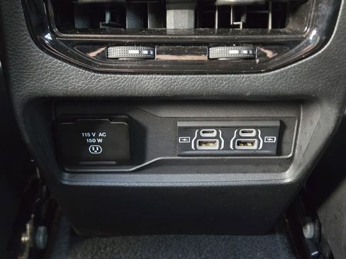 Used 2024 Jeep Grand Cherokee Altitude image 24