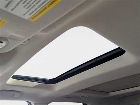 Used 2017 Ford Explorer Platinum image 24