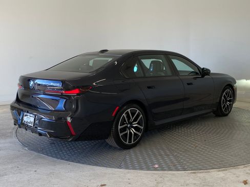 New 2026 BMW 750e xDrive w/ Premium Package image 8