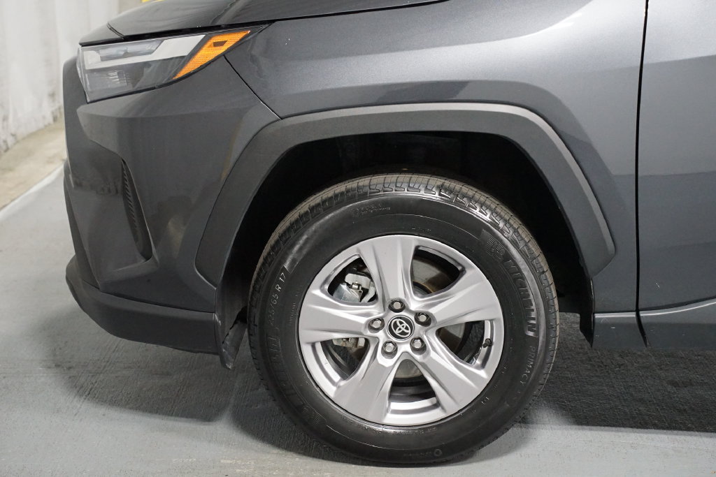 Certified 2025 Toyota RAV4 XLE FWD image 5