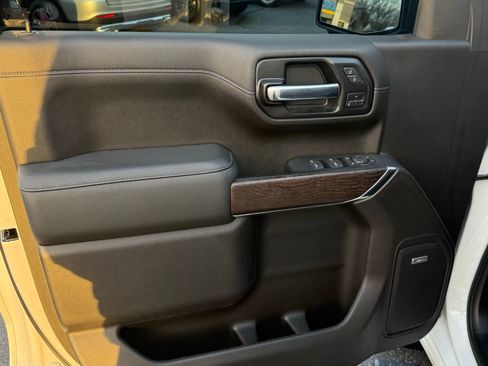 Used 2022 GMC Sierra 1500 Denali w/ Denali Premium Package image 39