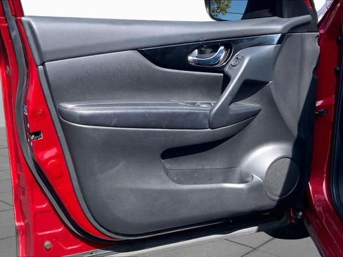 Used 2022 Nissan Rogue Sport SV FWD image 21