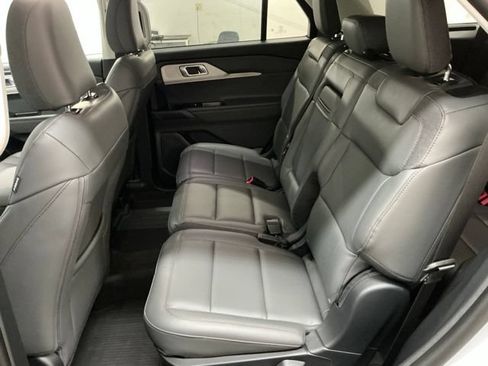 New 2026 Ford Explorer Active w/ Active Comfort Package AWD/4WD image 13