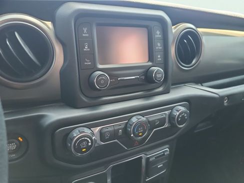 Used 2018 Jeep Wrangler Sport AWD/4WD image 26