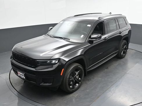 New 2025 Jeep Grand Cherokee L Altitude image 35