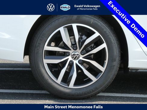 New 2025 Volkswagen Jetta SE image 22