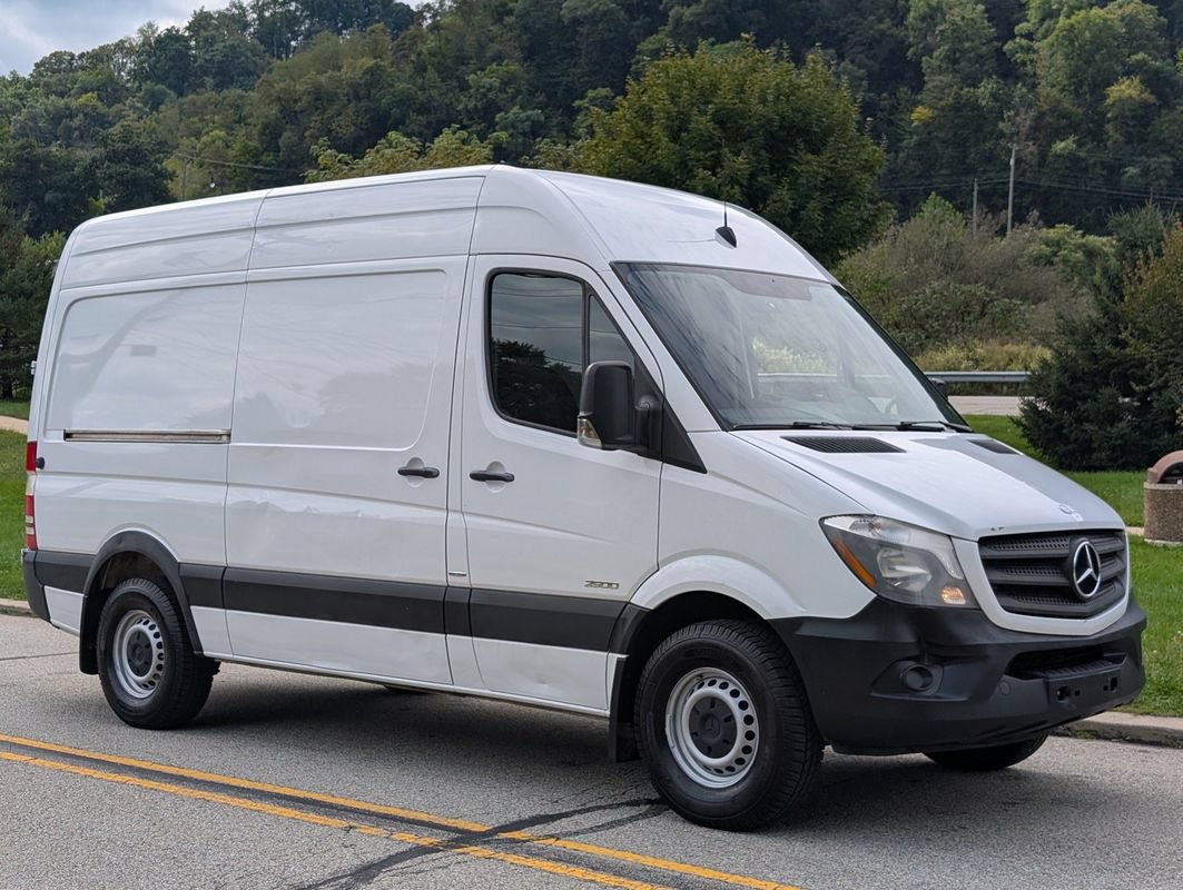 Used 2015 Mercedes-Benz Sprinter 2500 image 2