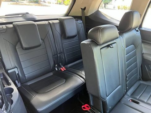 Used 2022 Volkswagen Atlas SEL Premium AWD/4WD image 25