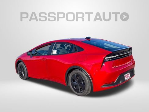 New 2026 Toyota Prius Plug-In Hybrid SE FWD image 3