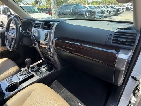 Used 2024 Toyota 4Runner Limited AWD/4WD image 19