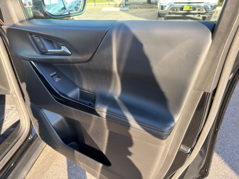 Used 2025 Chevrolet Equinox LT image 11