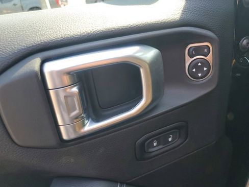 Used 2022 Jeep Wrangler Unlimited Sahara w/ Cold Weather Group image 13