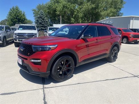 Used 2024 Ford Explorer ST w/ Equipment Group 401A AWD/4WD image 3
