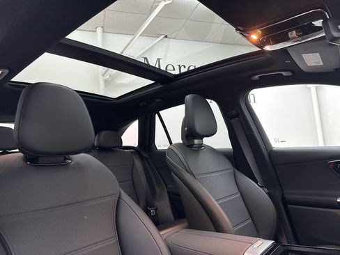 Used 2026 Mercedes-Benz GLC 300 image 29