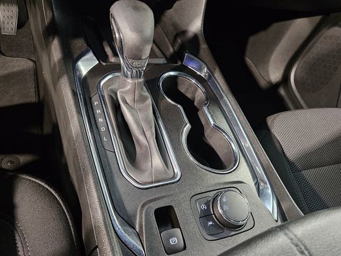 Used 2023 Chevrolet Traverse LT FWD image 32