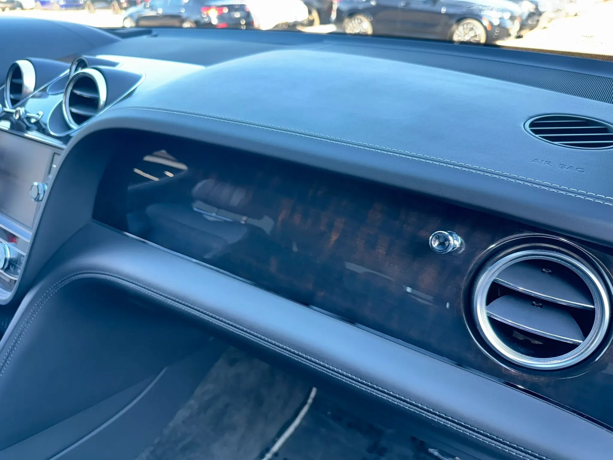Used 2019 Bentley Bentayga AWD/4WD image 41