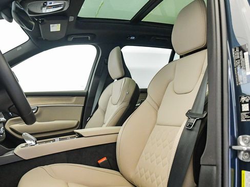 Certified 2026 Volvo XC90 B6 Plus w/ Protection Package AWD/4WD image 22