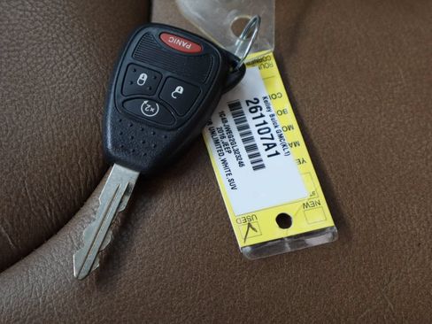 Used 2016 Jeep Wrangler Unlimited Sahara w/ Max Tow Package AWD/4WD image 30
