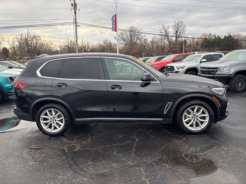 Used 2022 BMW X5 xDrive40i w/ Parking Assistance Package image 2