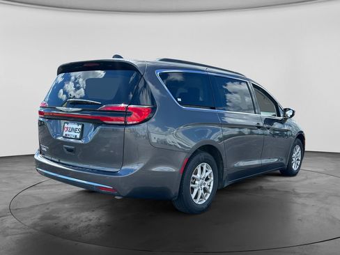 Used 2022 Chrysler Pacifica Touring-L FWD image 8