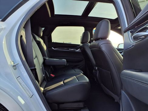 Used 2025 Cadillac XT5 Premium Luxury image 30