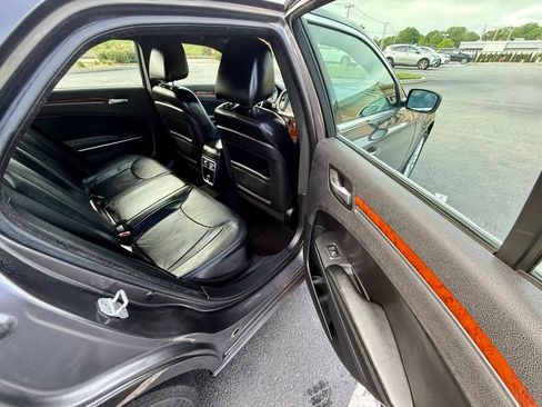 Used 2013 Chrysler 300 AWD w/ Driver Convenience Group image 7