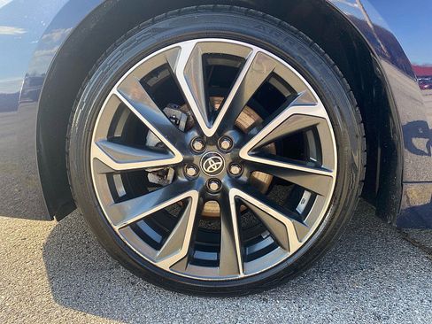 Used 2022 Toyota Corolla SE w/ SE Premium Package image 11