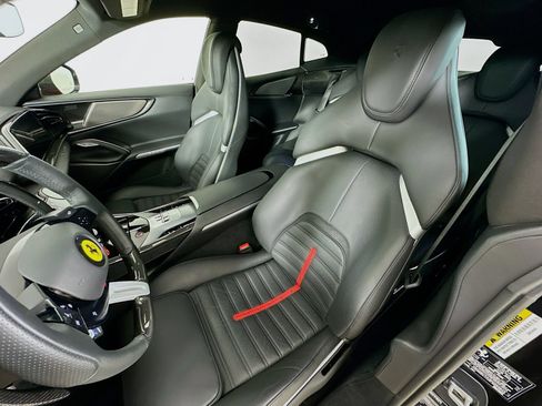 Used 2023 Ferrari Purosangue AWD/4WD image 32