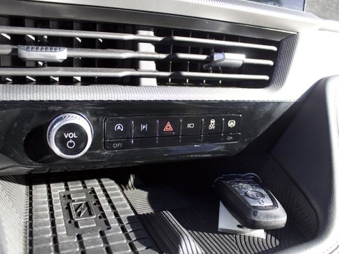 Used 2025 Ford Explorer ST image 23