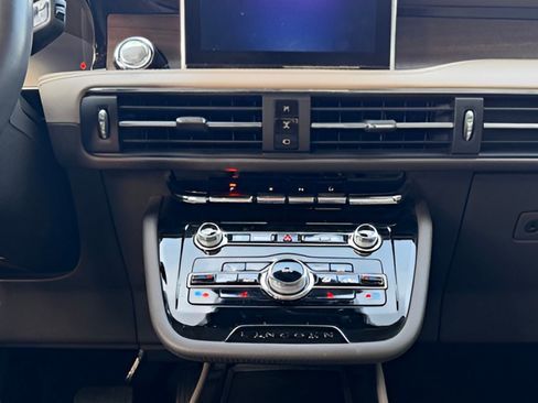 Used 2022 Lincoln Corsair Grand Touring image 17