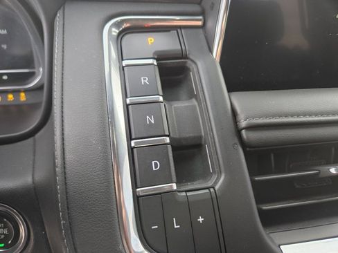 Used 2024 Chevrolet Tahoe LT w/ Luxury Package image 16