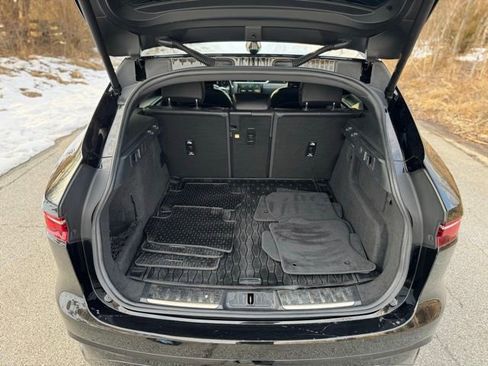 Used 2023 Jaguar F-PACE S image 10