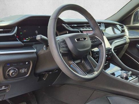 Used 2024 Jeep Grand Cherokee Trailhawk AWD/4WD image 10