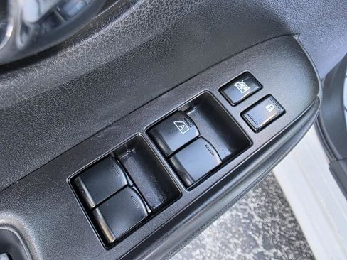 Used 2016 Nissan Versa Note SV image 39