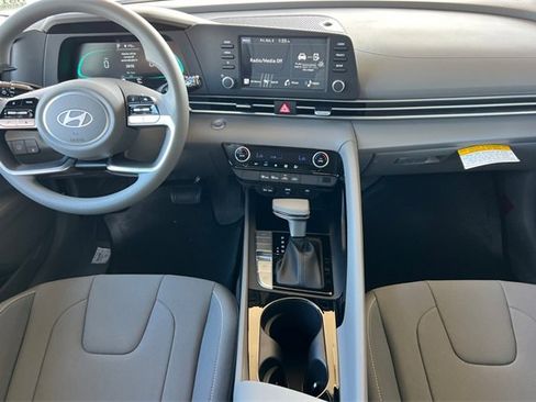 New 2025 Hyundai Elantra Blue image 13