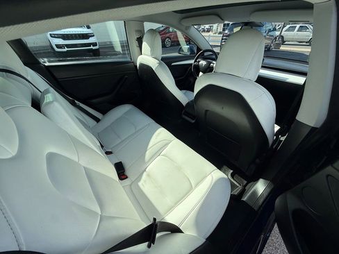 Used 2021 Tesla Model 3 Long Range image 13