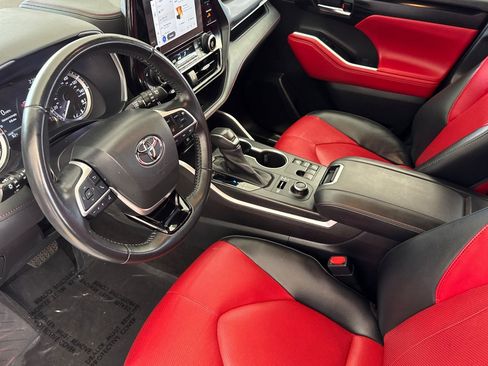 Used 2023 Toyota Highlander XSE AWD/4WD image 10