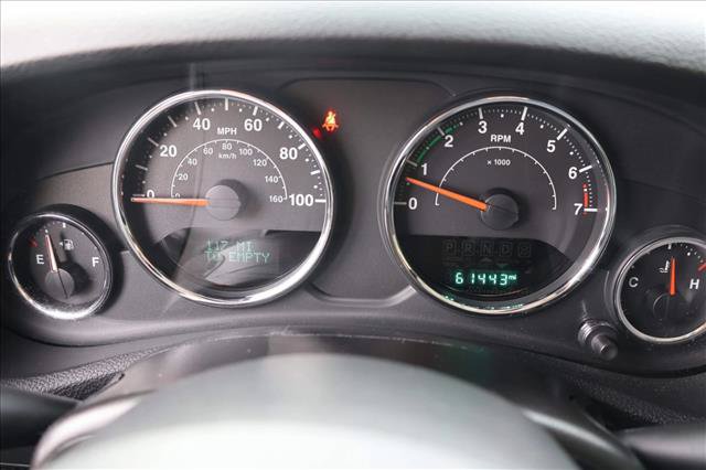 Used 2016 Jeep Wrangler Unlimited Sahara w/ Connectivity Group AWD/4WD image 15