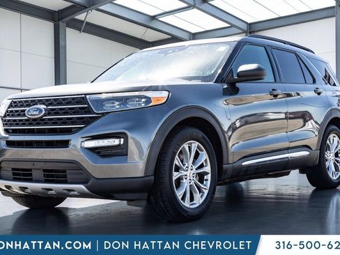 Used 2020 Ford Explorer XLT w/ Equipment Group 202A RWD image 1