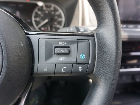 Used 2021 Nissan Rogue SV FWD image 9